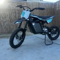 Razor Dirt Rocket Pro Spec
