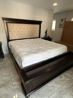 Free King Bed Frame-Read all
