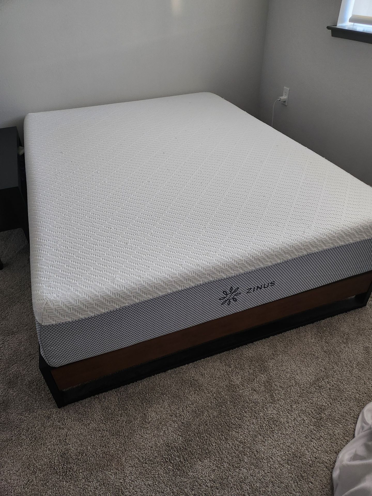 Zinus Bed Frame & Mattress