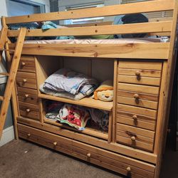 Bunk Bed With Trundle