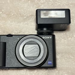 Sony - ZV-1 20.1-Megapixel Digital Camera for Content Creators and Vloggers - Black 