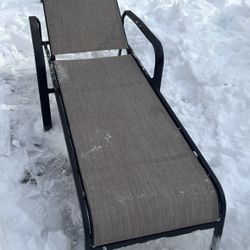 4 Tanning Chairs 