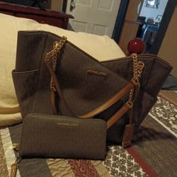 MK PURSE AND WALLET 