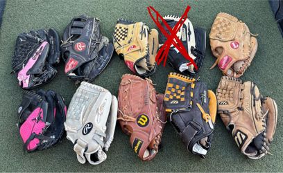 Assorted Rawlings baseball/softball mitts