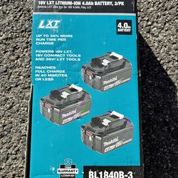 3  pieces makita battery 4 Ah  brand new never used
