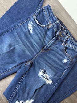 American Eagle distressed denim jeans Size 4