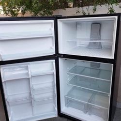 Whirlpool Fridge Black 21cu Ft 33x31x66🛑👍3 MONTHS WARRANTY 
