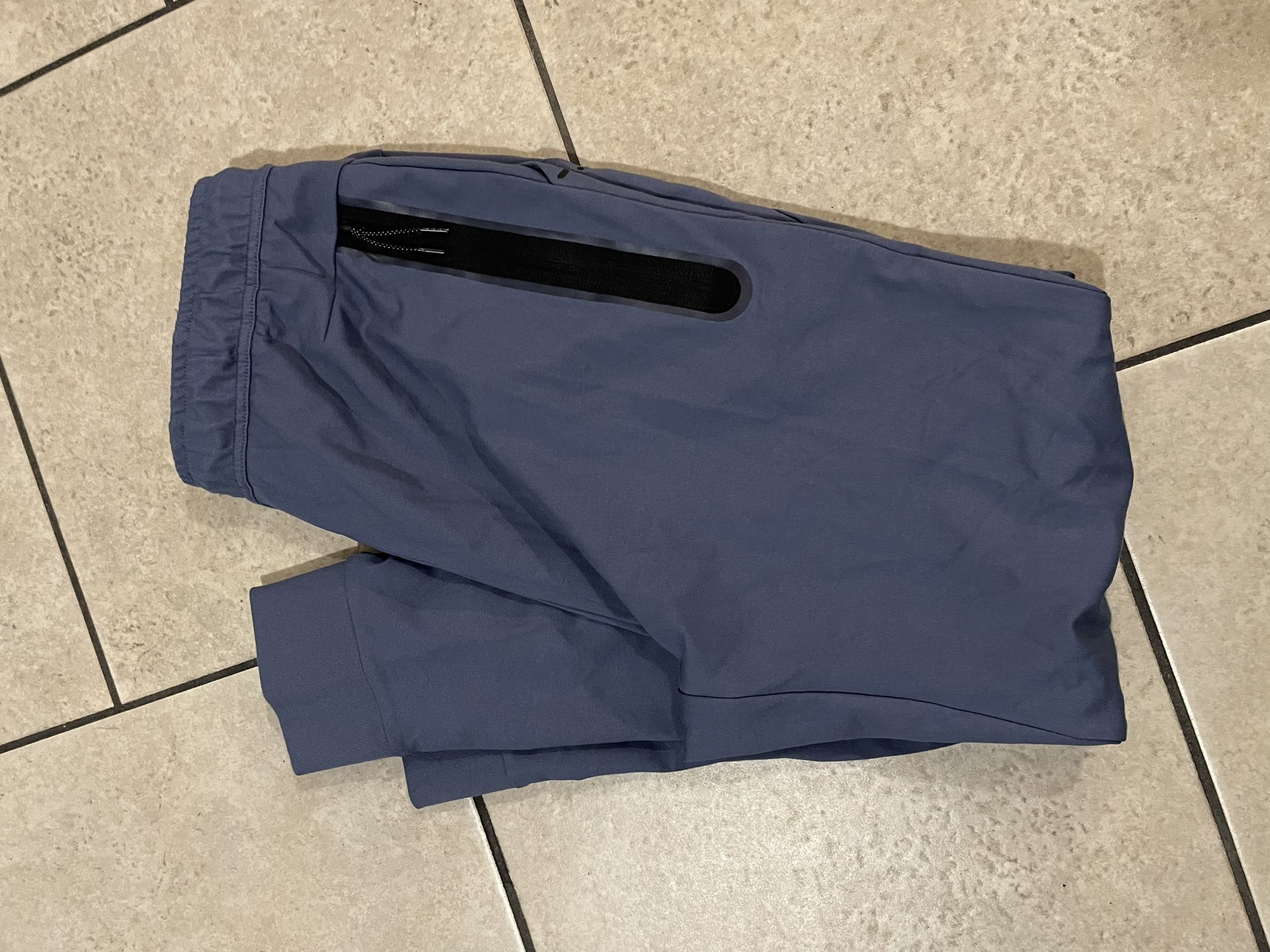 Nike Tech Light Weight Size Large Men