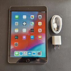 Apple iPad Mini 3 - Wifi - Like New 