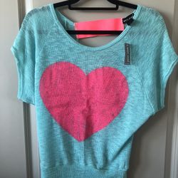 (NEW) Girls Heart Shirt Size Small