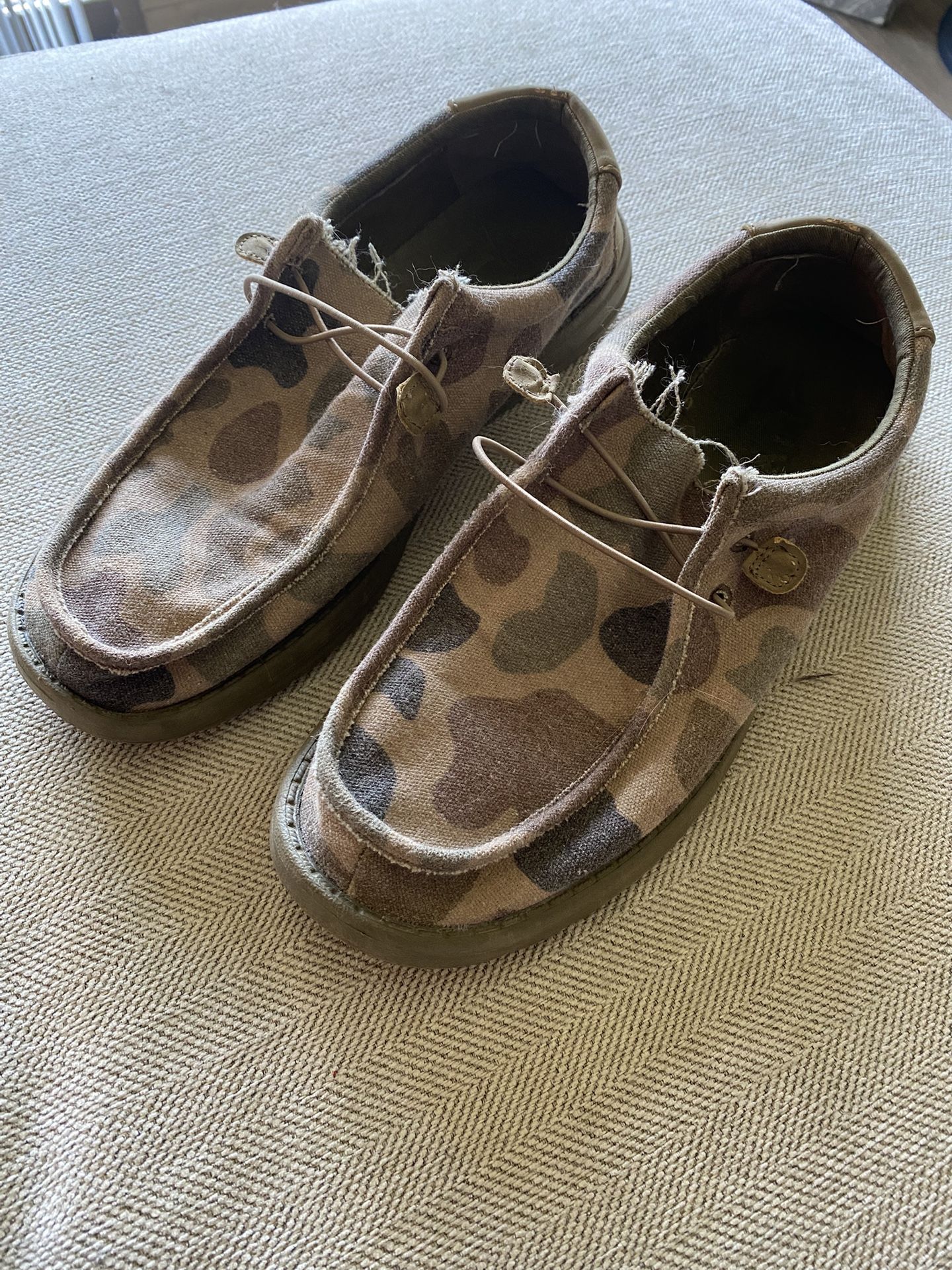 Dux Slip On Shoes