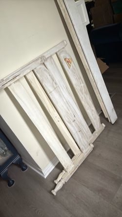 Solid Wood Twin Kid’s Bed Frame with Side Rails