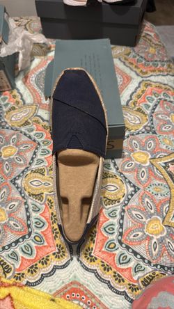 Tom’s navy blue flats size 8 women’s