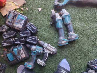 Makita cordless tools lots of battery’s