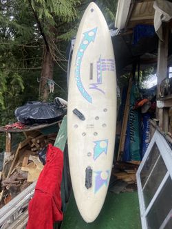 2 WIND SURF BOARDS WITH 9 Sails N Gear