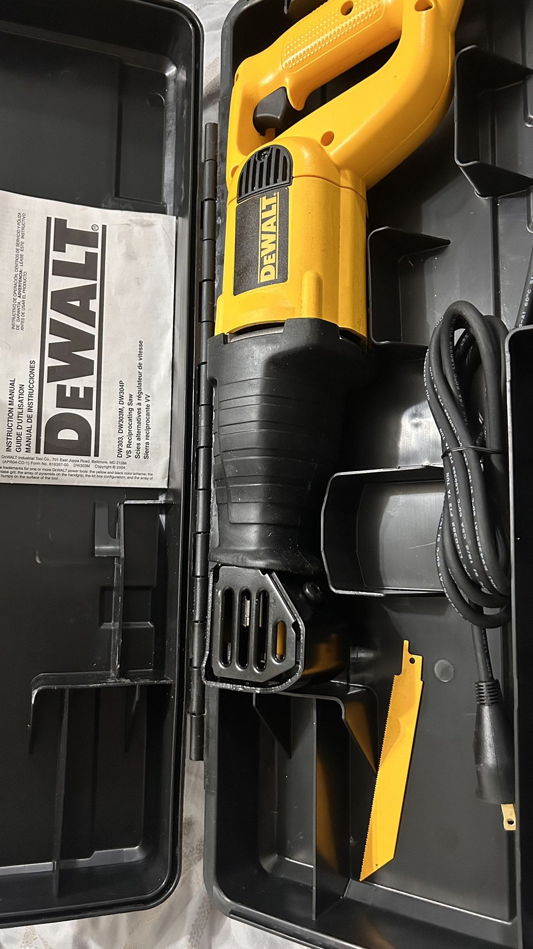 DEWALT reciprocating saw