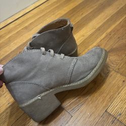 Free Women’s booties size 7.5