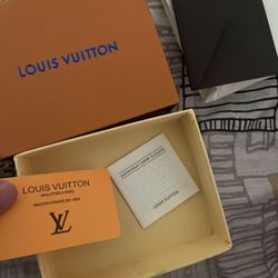 Louis Vuitton Wallet (LV)