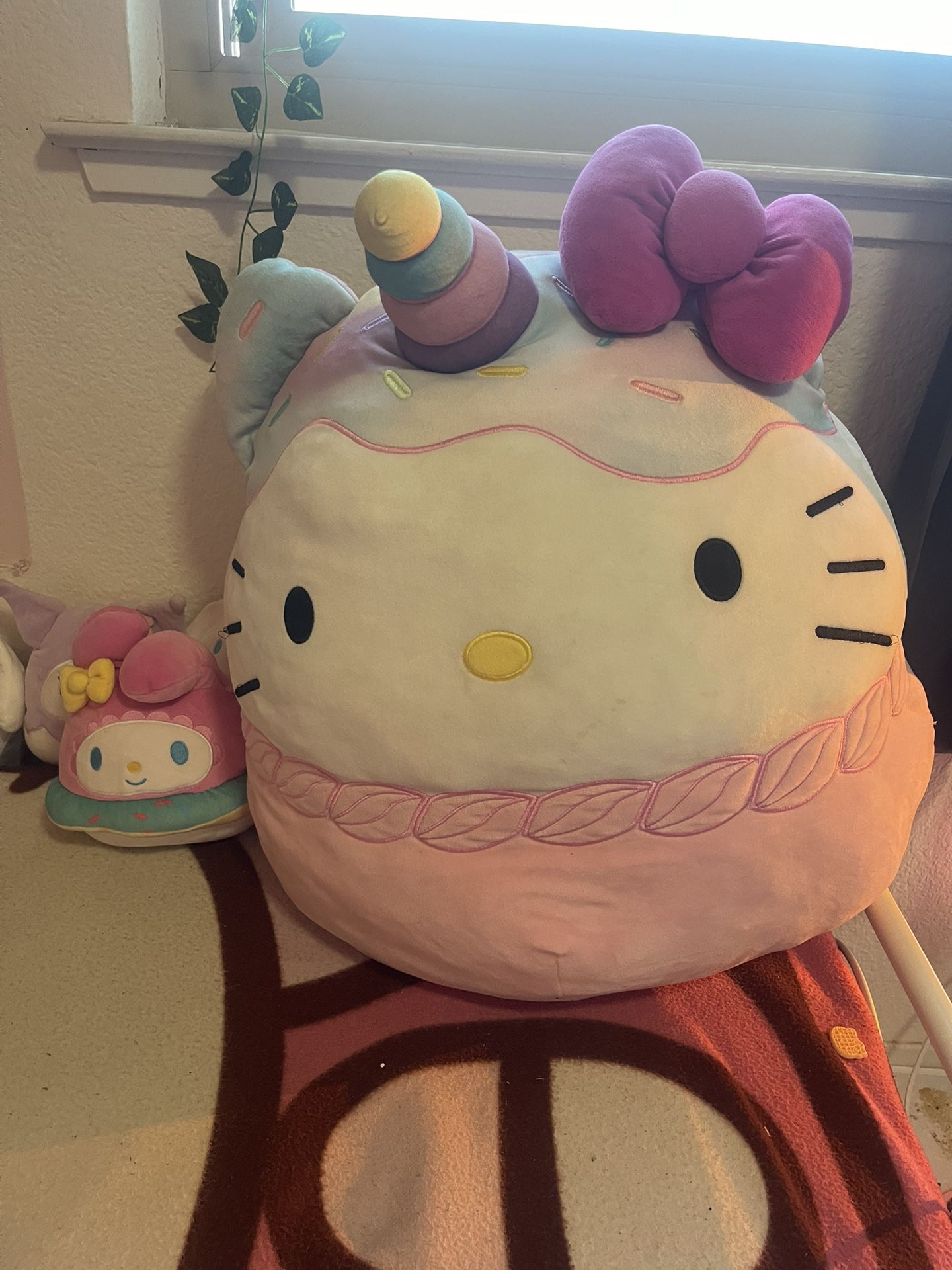 Sanrio/Hello Kitty Squishmallow