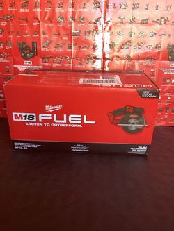 MILWAUKEE M18 FUEL 18V LITHIUM BRUSHLESS CORDLESS METAL CUTTING 5-3/8-IN. CIRCULAR SAW WITH METAL SAW BLADE ( TOOL ONLY )