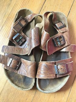 Closed in the back Birkenstock’s type little kids sandals US 12/13