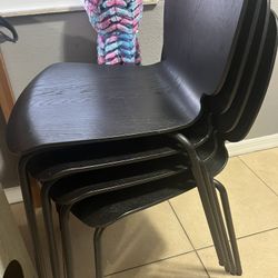 4 Matching Black Chairs 
