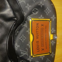 Black Louis Vuitton Fanny Pack