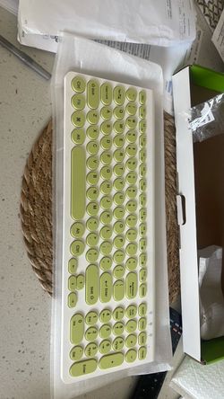 Compact Wireless Keyboard Green Round Keys