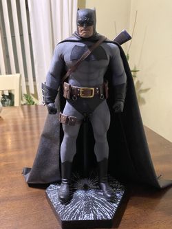 Custom 1/6 (Rovanicstudio) Dark Knight Returns Batman Figure 