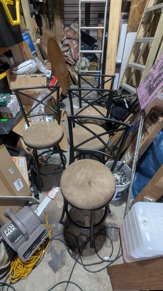 Set Of 4 Gently Used Metal Swivel Back Bar Stools 