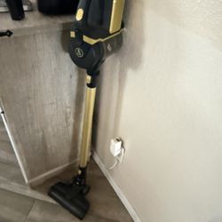 Brand New Cordless Vacuum Cleaner