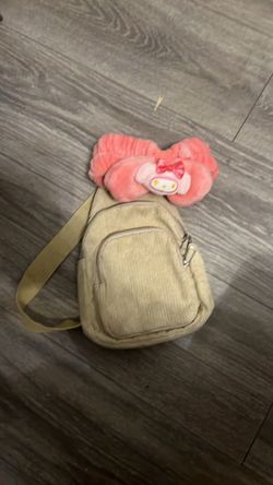 Bag with makeup headband