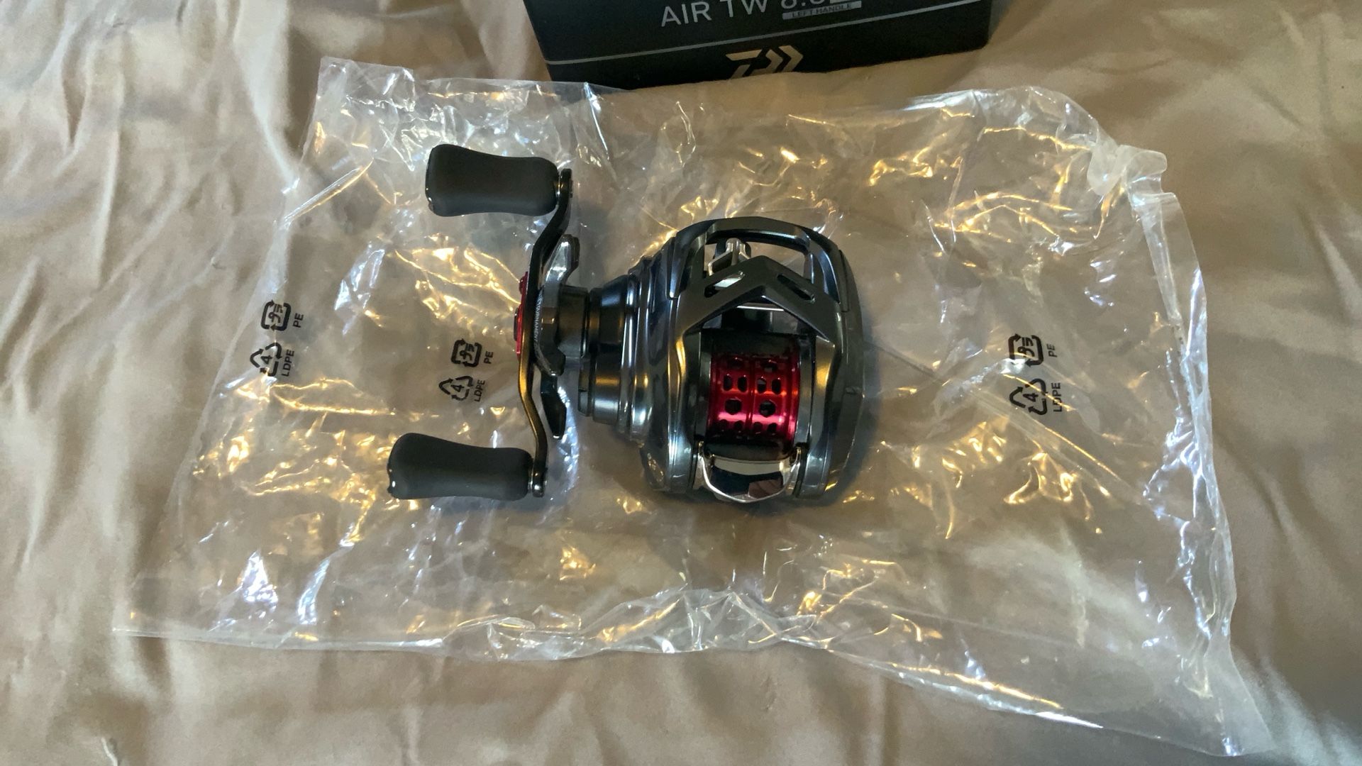 Daiwa 20 Alphas Air Tw 8.6 L 