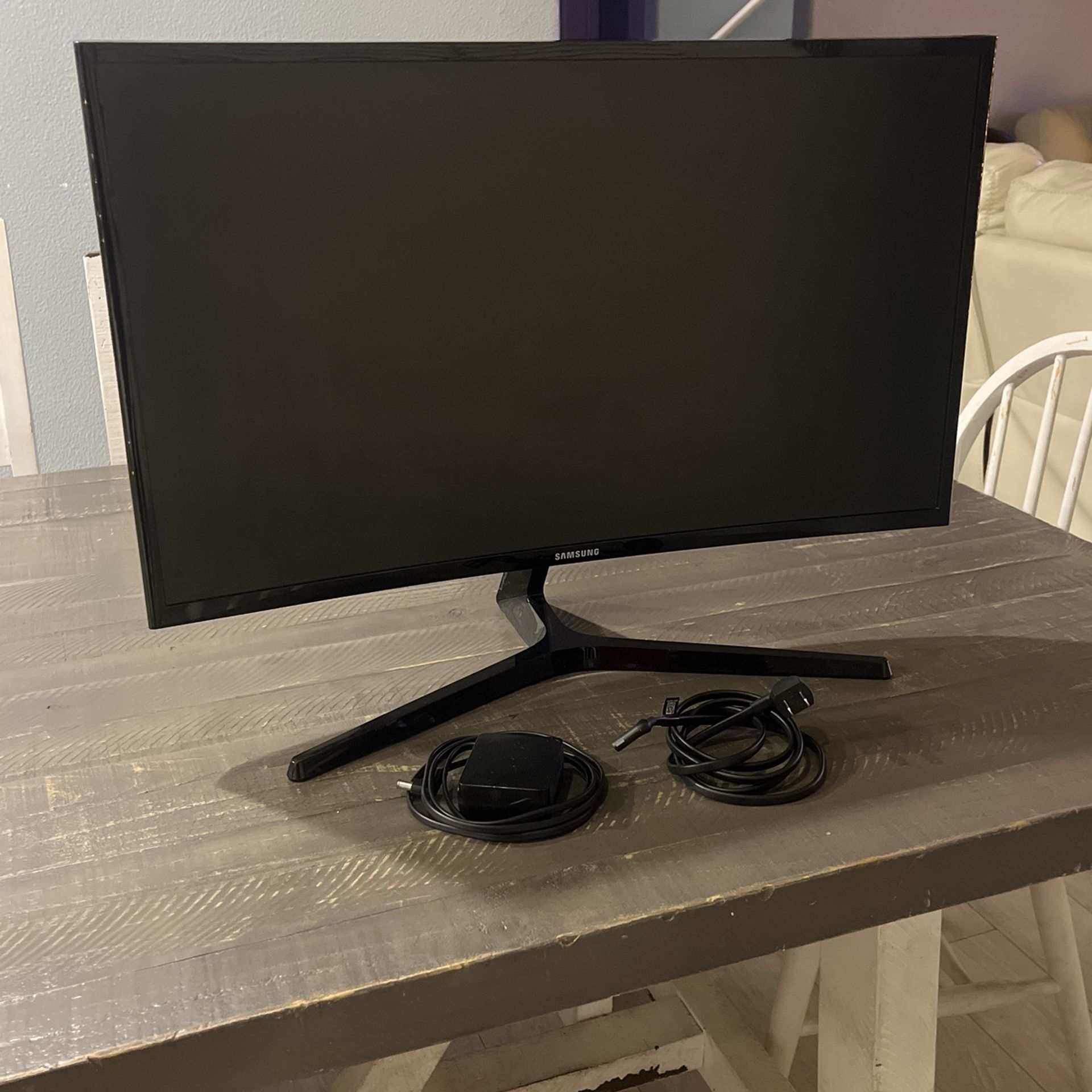 Samsung 27” Class Curved Monitor