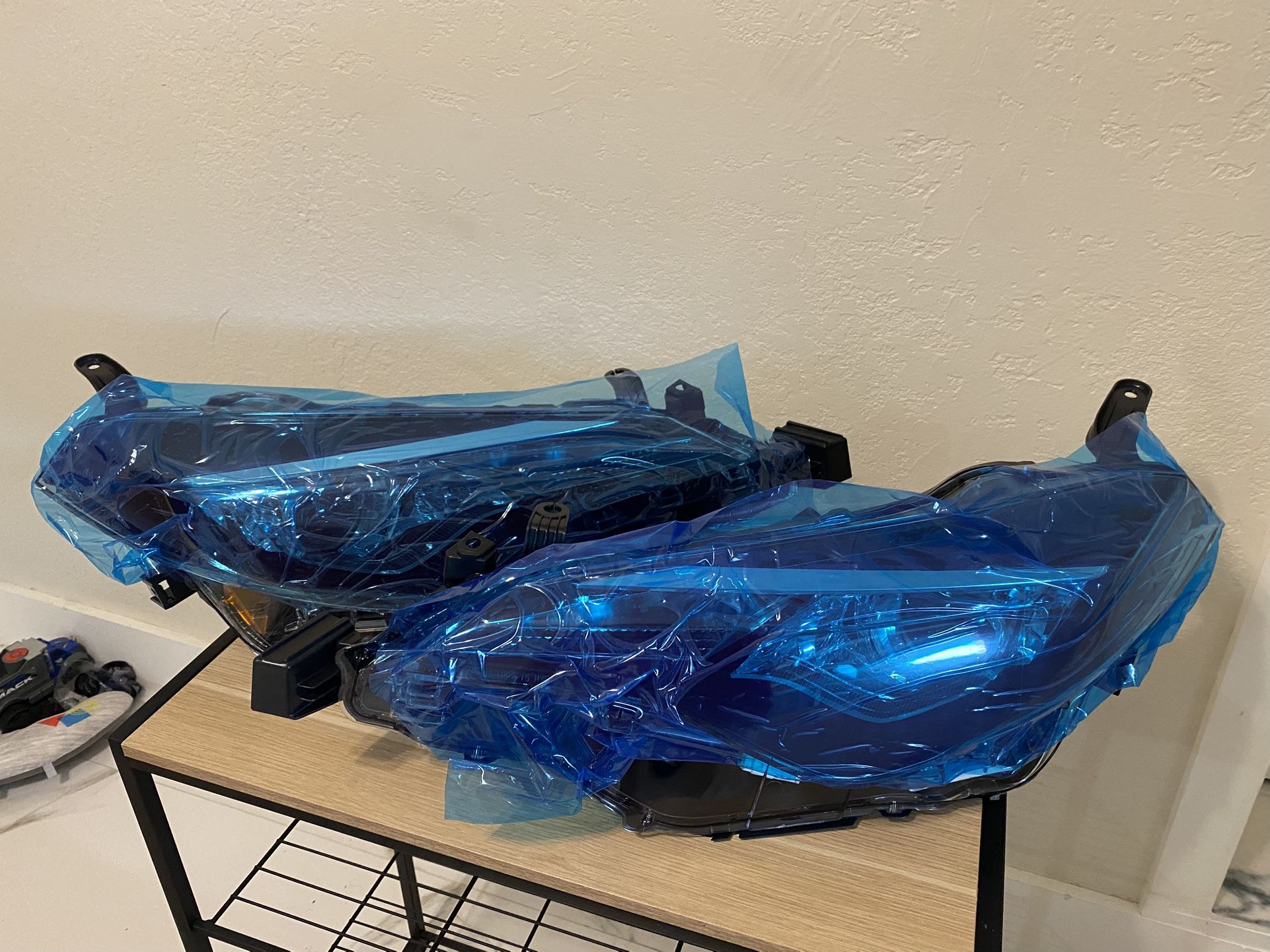 NEW OEM Headlights 2017 Toyota Corolla LE – Pair L&R – TYC/NFY Complete