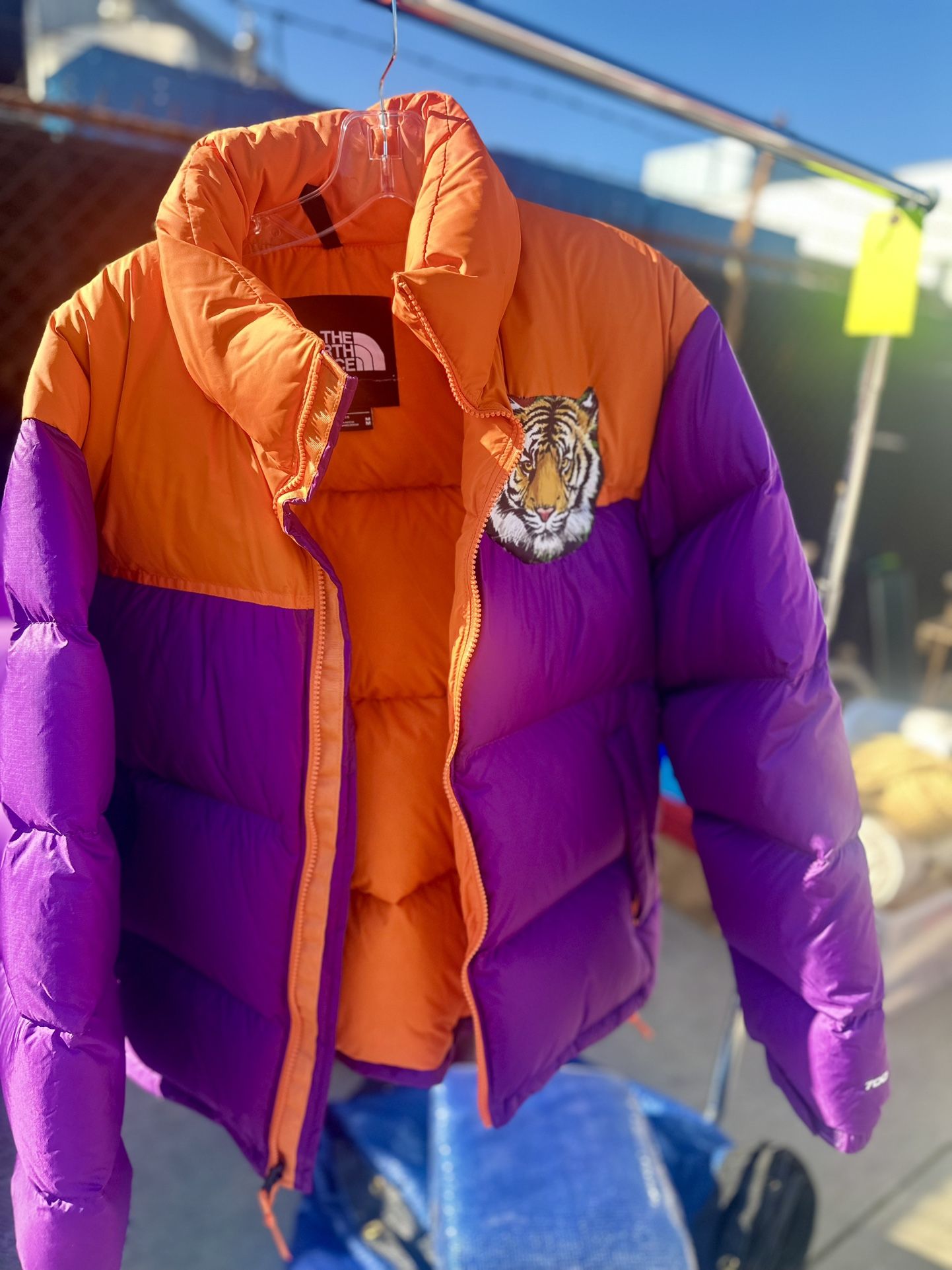 The North Face 700 Down Puffer Jacket Orange Purple Tiger Patch Men’s Medium Rare