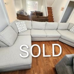 Jonathan Louis Light Gray Sectional Couch – Like New!