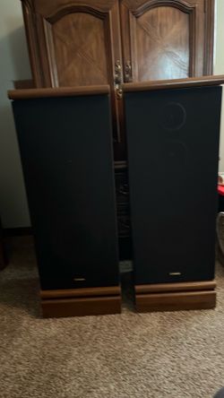 Fisher speakers
