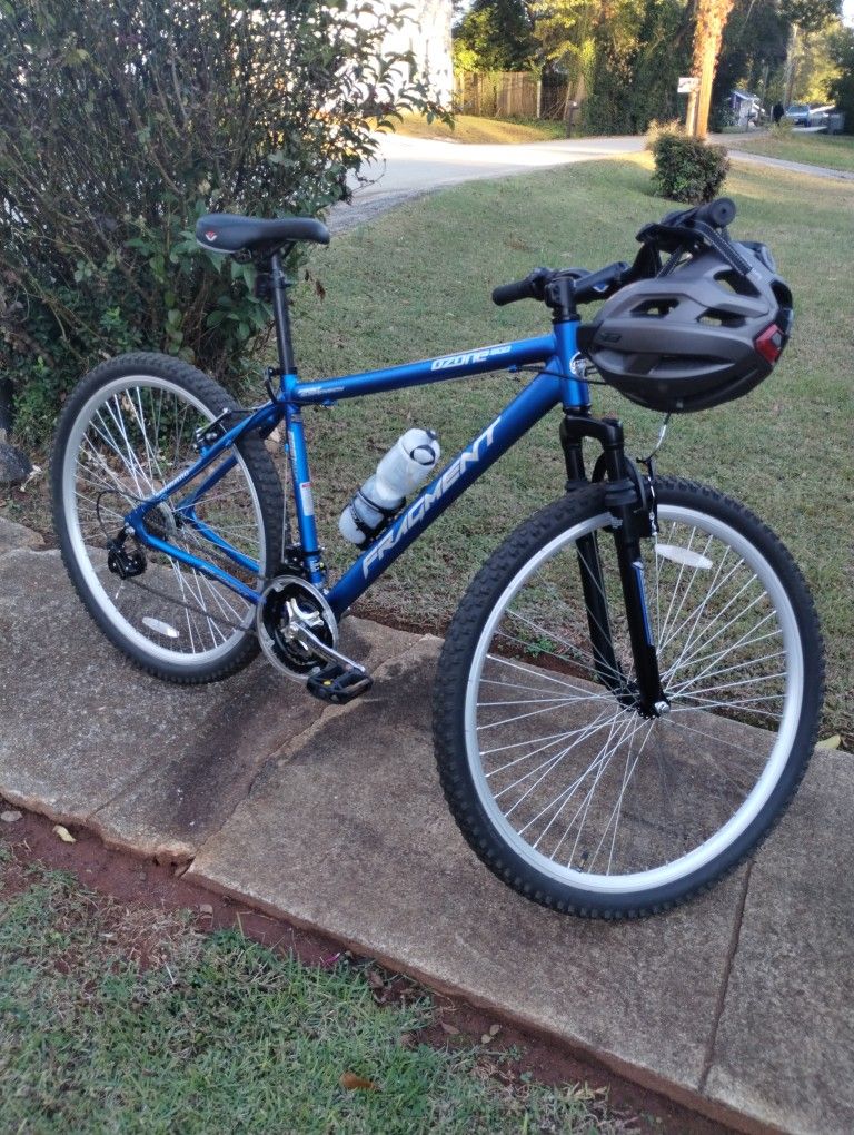 Like New, Men's Fragment Ozone 500 mountain bike, 29" wheels, 21 speeds, fully equipped. 