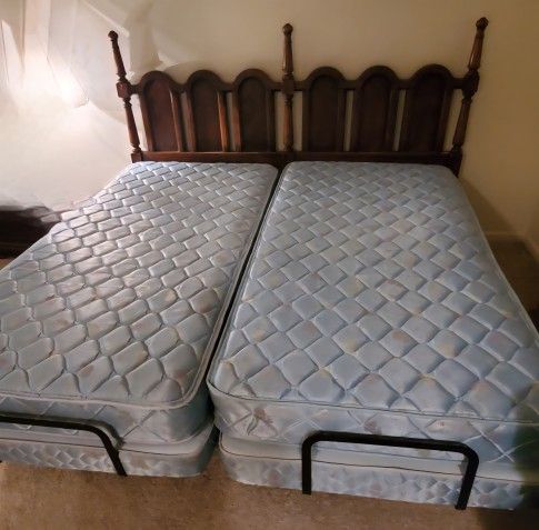 Free King Adjustable Bed. Microwave Cart. Shelves In Southfield 