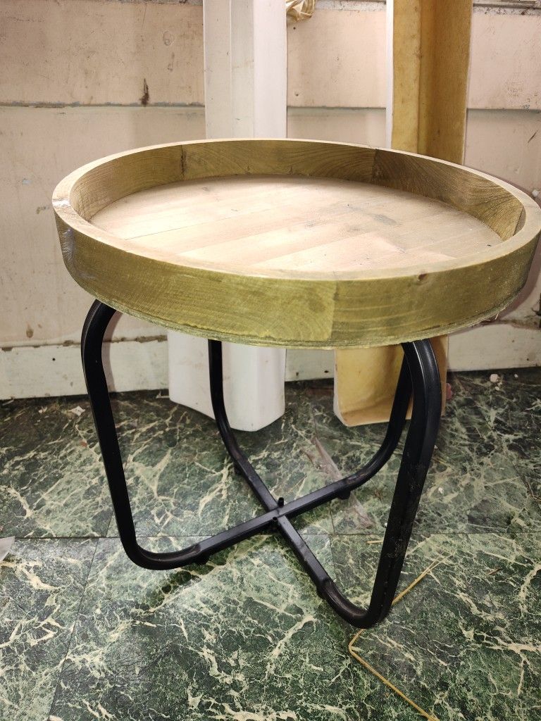 Round End Table 