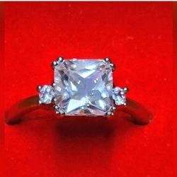 Beautiful Moissanite & .925 Sterling Silver Ring Size 7 US
