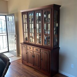Hutch / Armoire / China Cabinet
