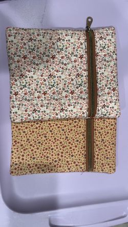 Zippered kindle sleeve