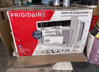 Frigidaire 25,000 BTU A/C