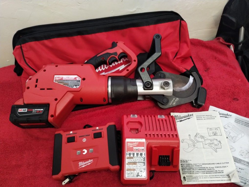 Excelente Condition M18 Milwaukee ONE KEY FORCE LOGIC CABLE CUTTER KIT $$1900