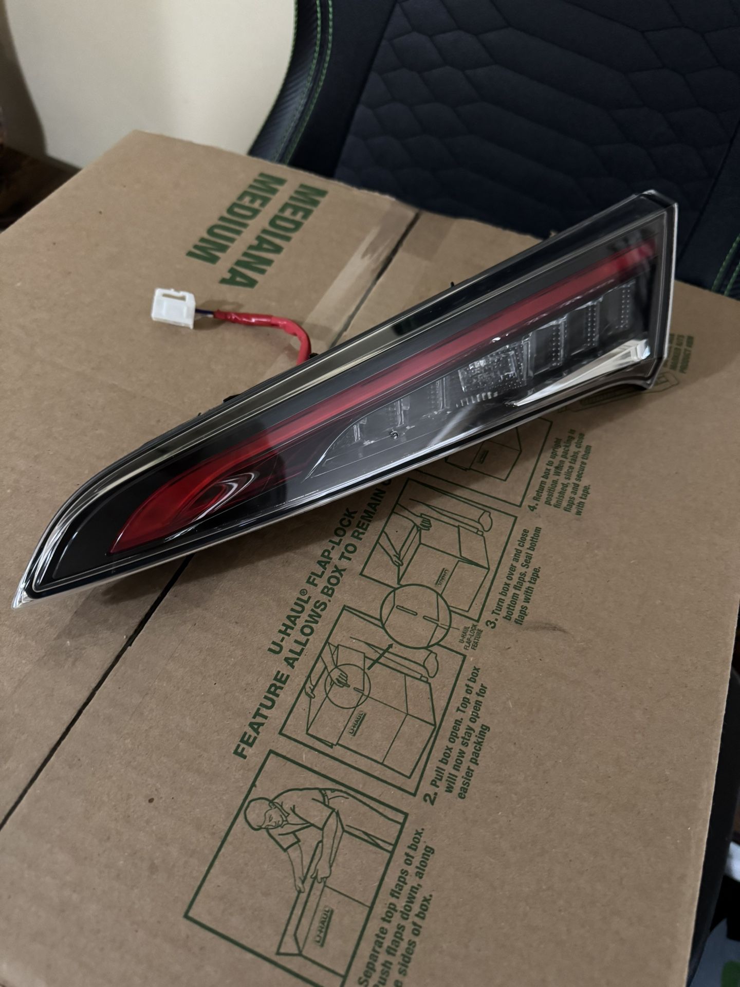 2020-24 Corolla Hatchback Tailgate Tailigth