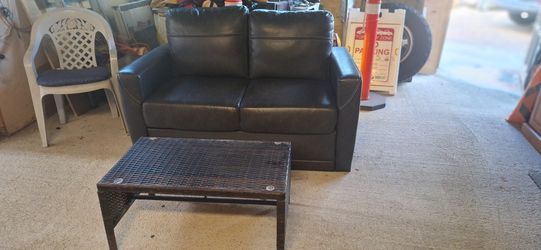 Love Seat Hideabed - Faux Black Leather