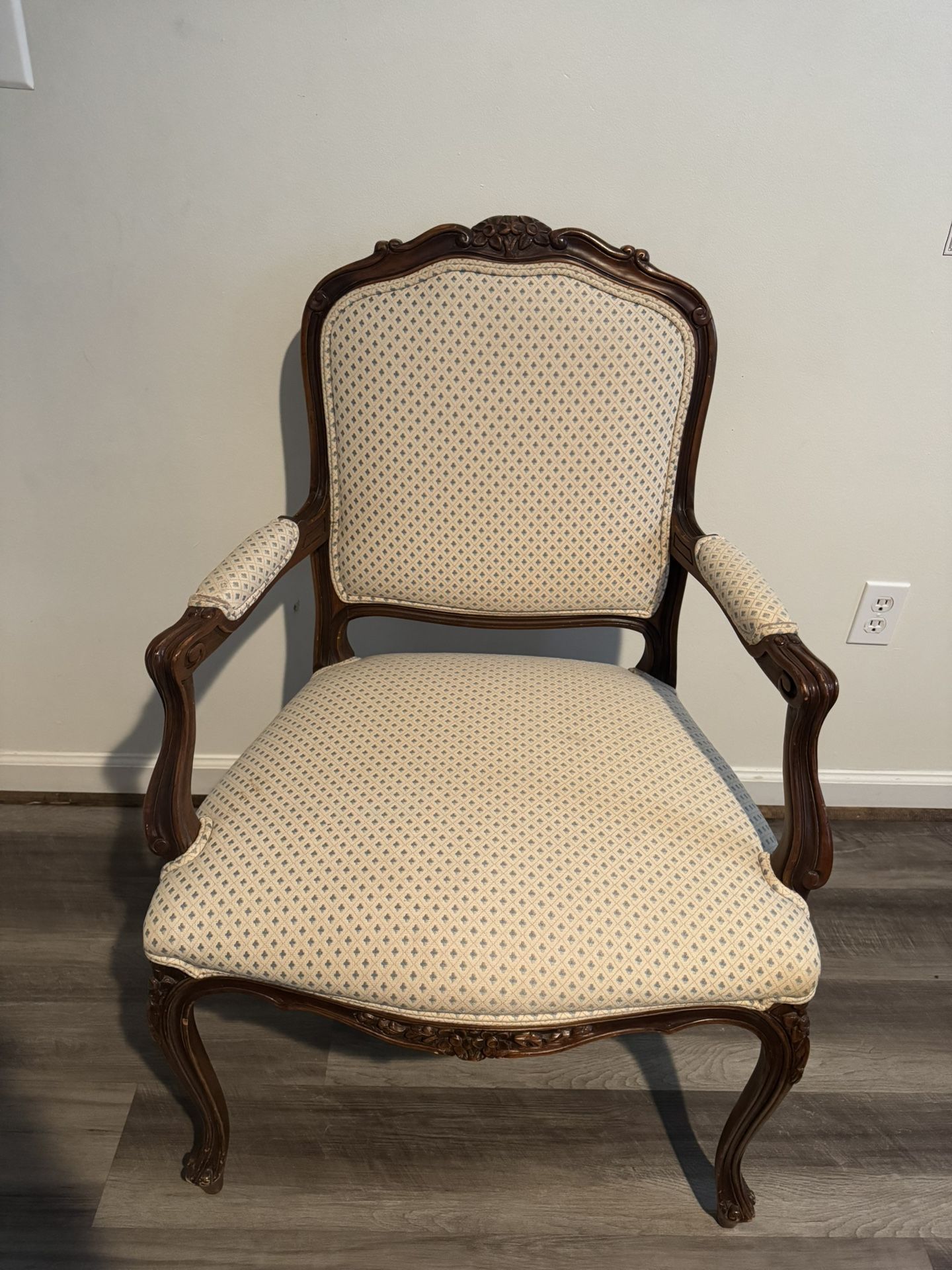 Ethan Allen White/Brown Chair
