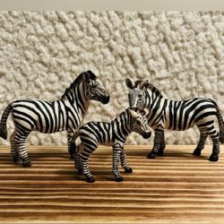 Schleich RETIRED 3PC Family Figures